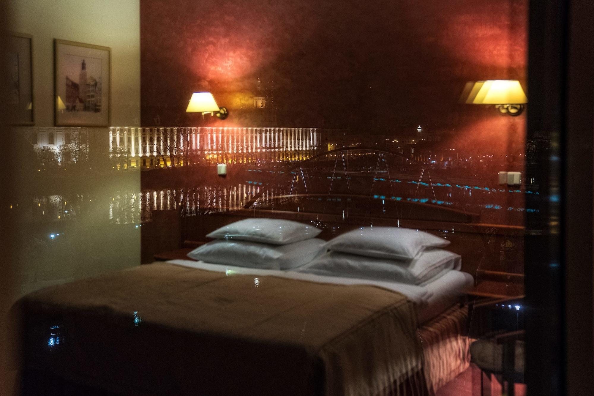 Hotel Hp Park Plaza 4*