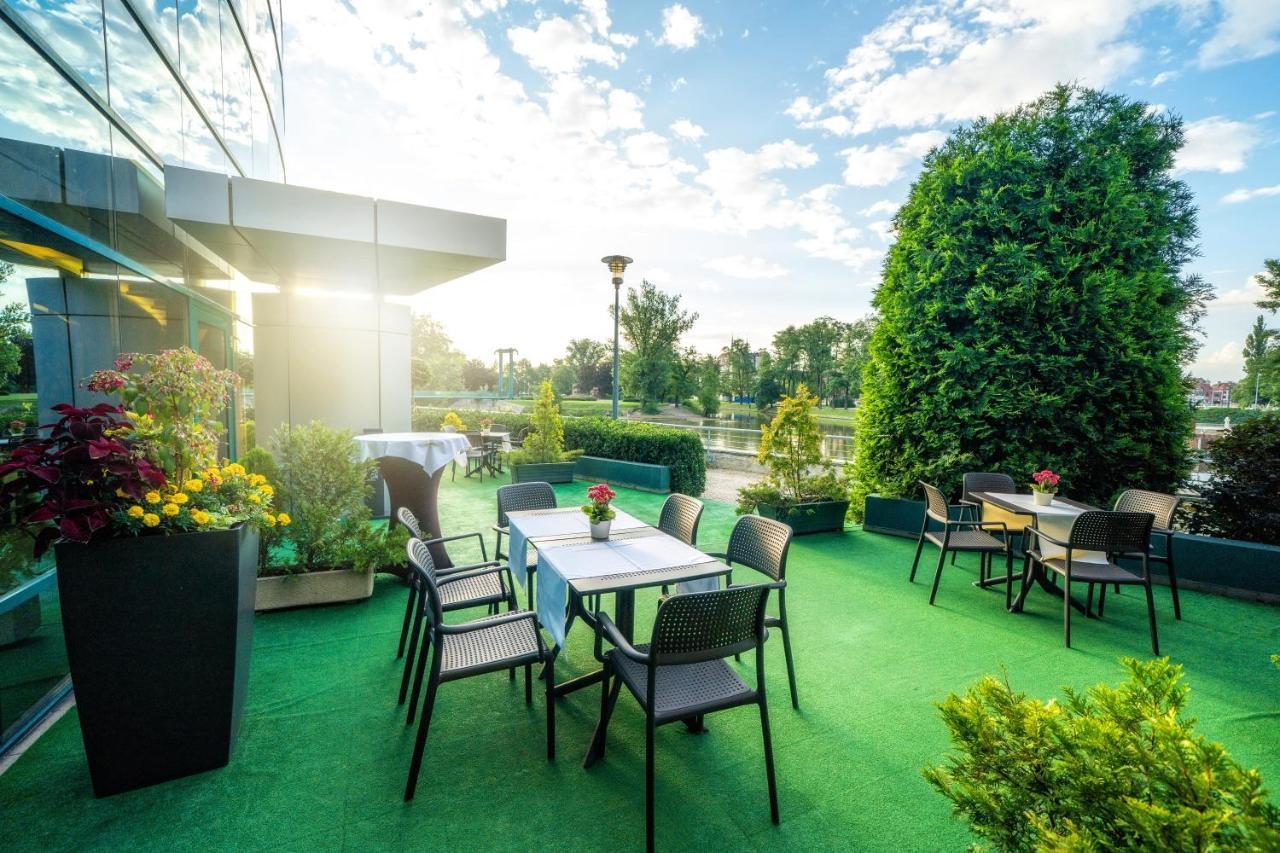 Hp Park Plaza Hotel